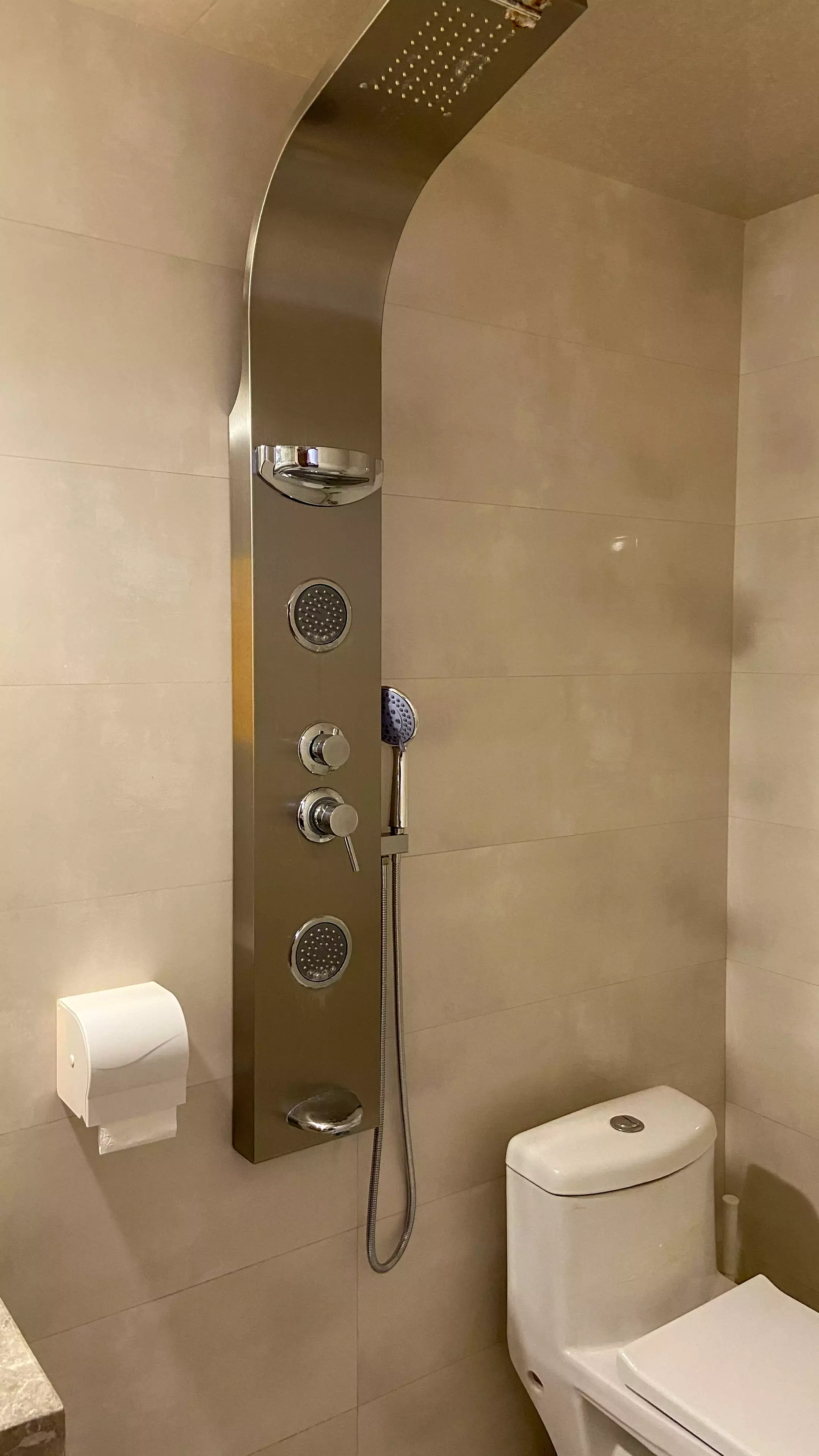 Alibaba https://cdn.alibaba.ir/ostorage/hotel-accommodation-images/6704db316af0f999b10abbe5_a7d3a4e6-04ea-4cfb-9845-0960cf8b6374_بادگیر اتاق (1).webp